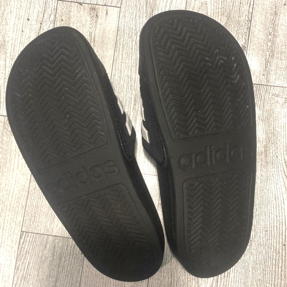 Adidas Kids Black and White Slide Sandals - Picture 4 of 4